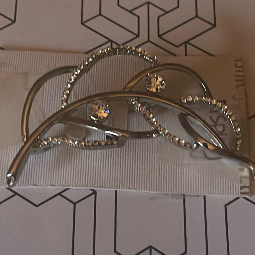 Nos Leaf Brooch Cut Out Style With Stones